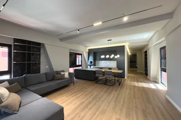 Shtepi ne shitje Apartament ne Tirane, 2+1, Mobilimi E mobiluar, Pagesa 485,000  Euro.