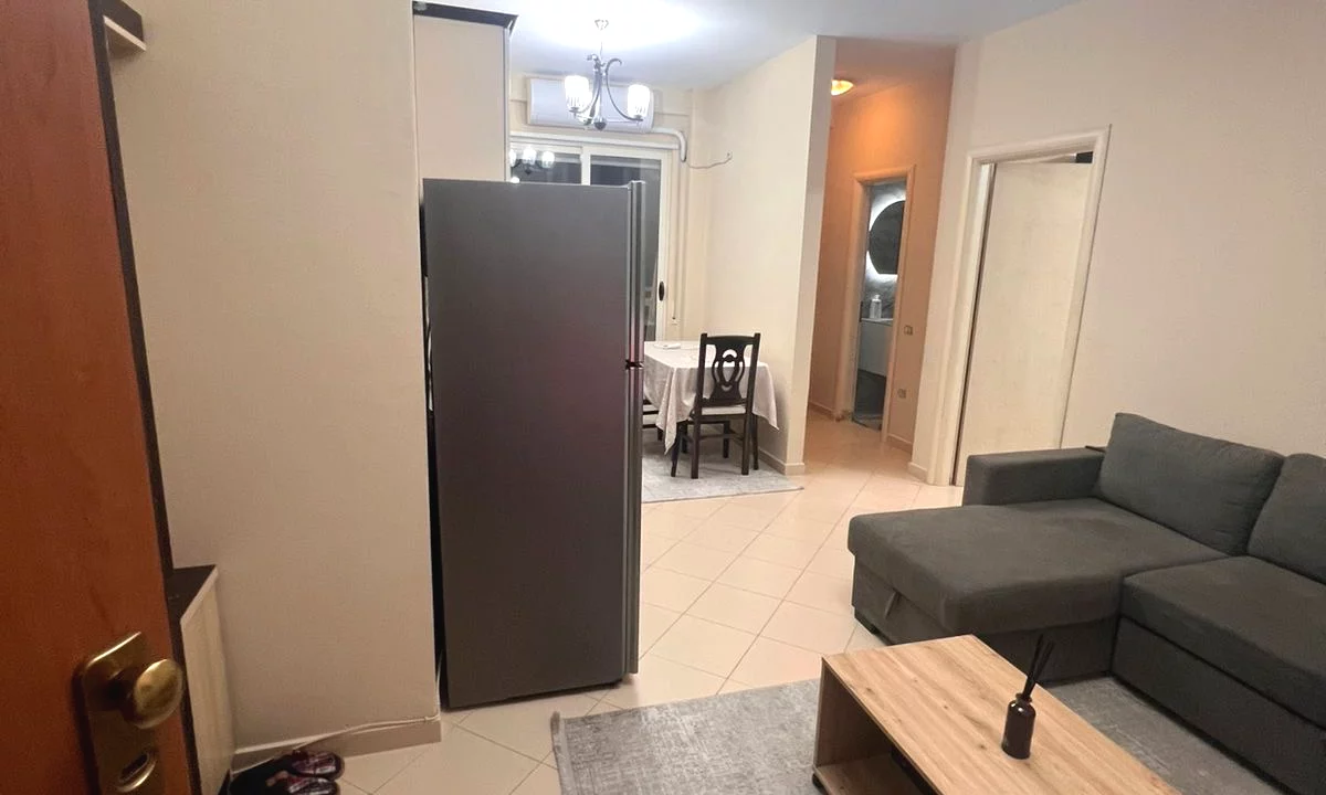 Shtepi ne shitje Apartament ne Tirane, 1+1, Mobilimi Bosh, pa mobiluar, Pagesa 122,000  Euro.
