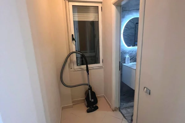 Shtepi ne shitje Apartament ne Tirane, 1+1, Mobilimi Bosh, pa mobiluar, Pagesa 122,000  Euro.