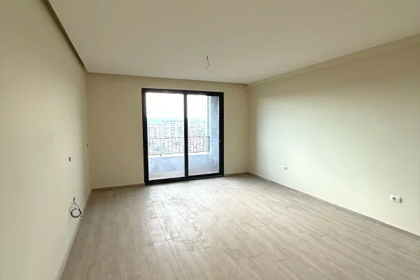 Shtepi ne shitje Apartament ne Tirane, 3+1, Mobilimi Bosh, pa mobiluar, Pagesa 267,400  Euro.