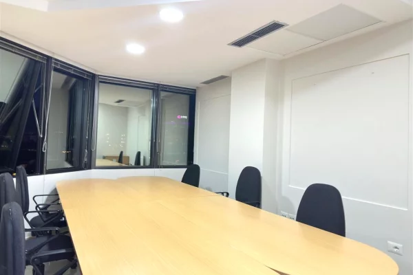 Ambient biznesi me qera 3+1 ne Tirane - 19,000 Euro