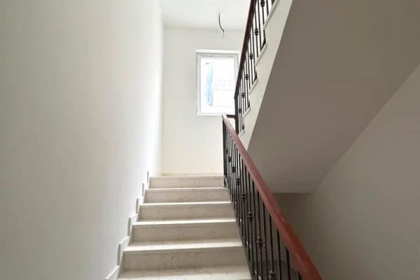 Luxury villas for sale in Tirana 4+1, Emty