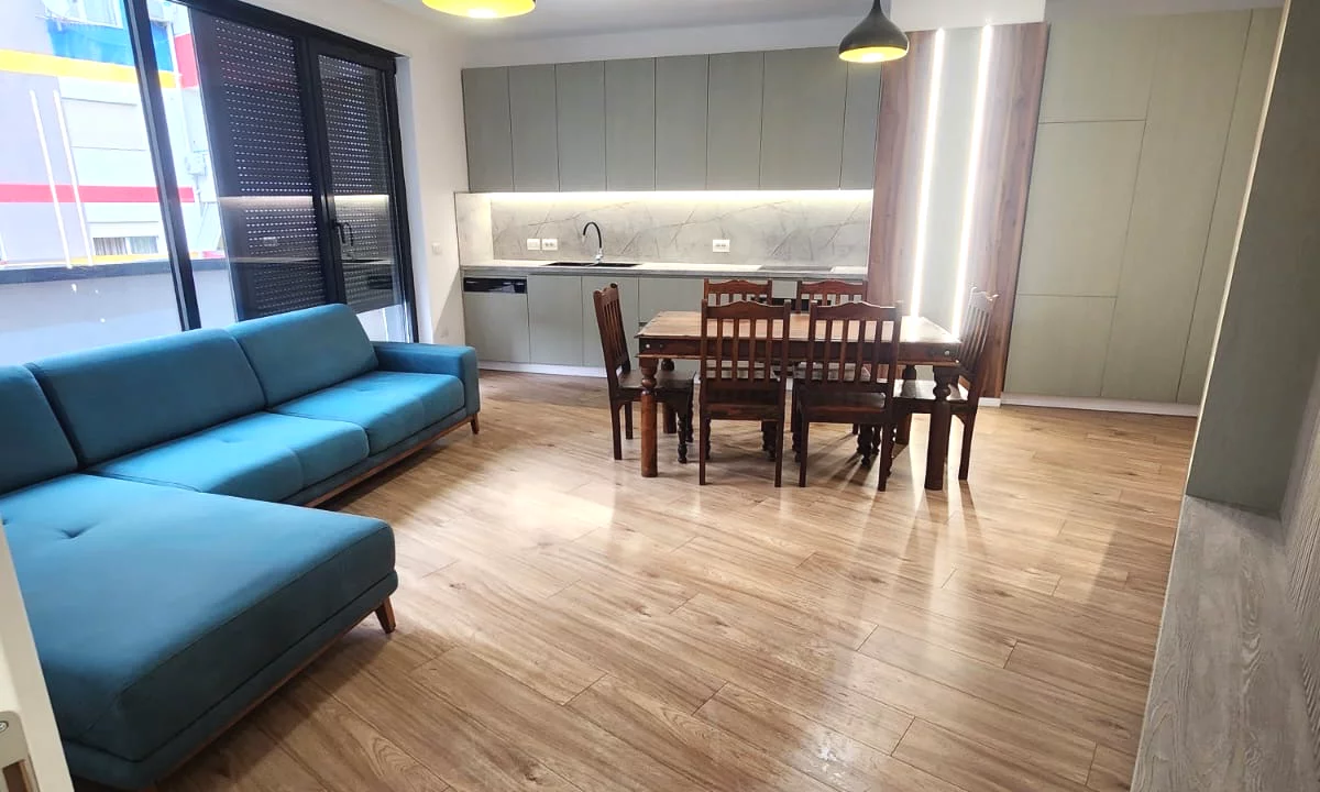 Shtepi me qera Apartament ne Tirane, 2+1, Mobilimi E mobiluar, Pagesa 1,000  Euro.