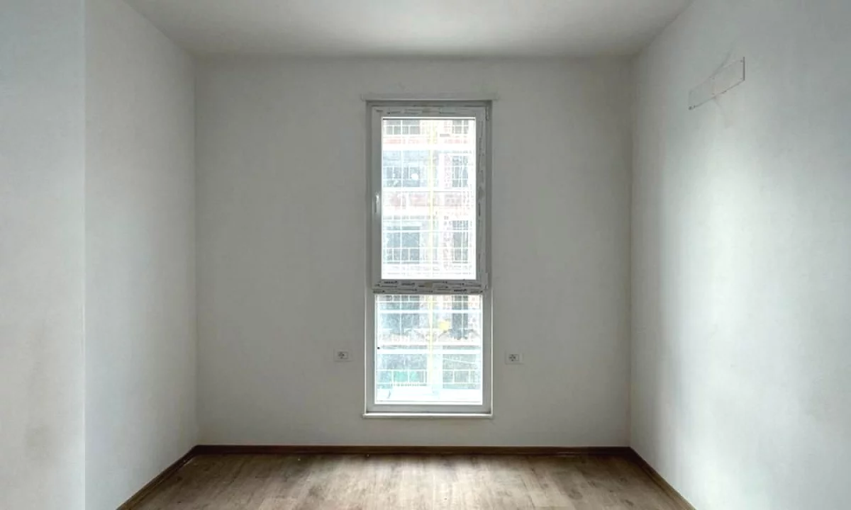 Shtepi ne shitje Apartament ne Tirane, 2+1, Mobilimi Bosh, pa mobiluar, Pagesa 104,500  Euro.