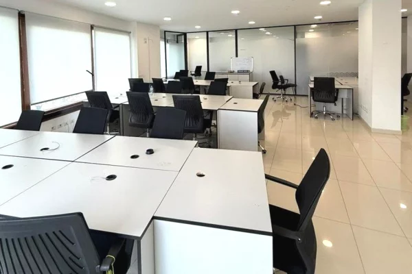 Ambient biznesi me qera 3+1 ne Tirane - 2,500 Euro