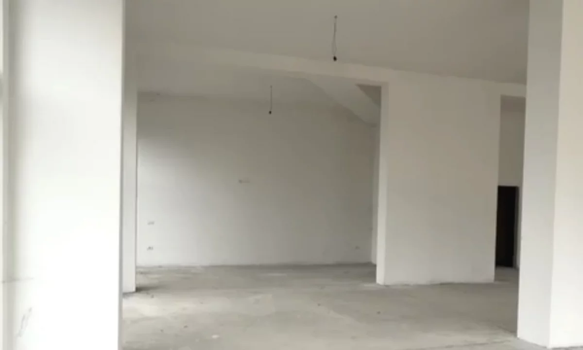 Ambient biznesi me qira te Green City 