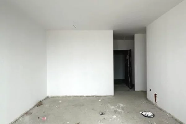 Shtepi ne shitje Apartament ne Tirane, 1+1, Mobilimi Bosh, pa mobiluar, Pagesa 174,999  Euro.