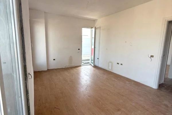 Apartment for sale in Tirana 2+1, Emty