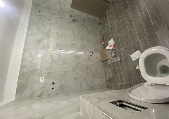 Shtepi ne shitje Apartament ne Tirane, 2+1, Mobilimi Bosh, pa mobiluar, Pagesa 185,000  Euro.