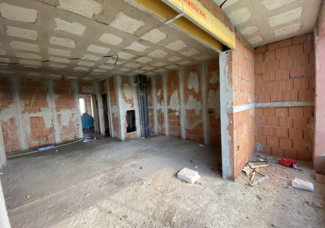 Shtepi ne shitje Apartament ne Tirane, 1+1, Mobilimi Bosh, pa mobiluar, Pagesa 112,100  Euro.