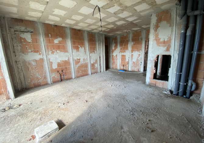 Shtepi ne shitje Apartament ne Tirane, 1+1, Mobilimi Bosh, pa mobiluar, Pagesa 112,100  Euro.