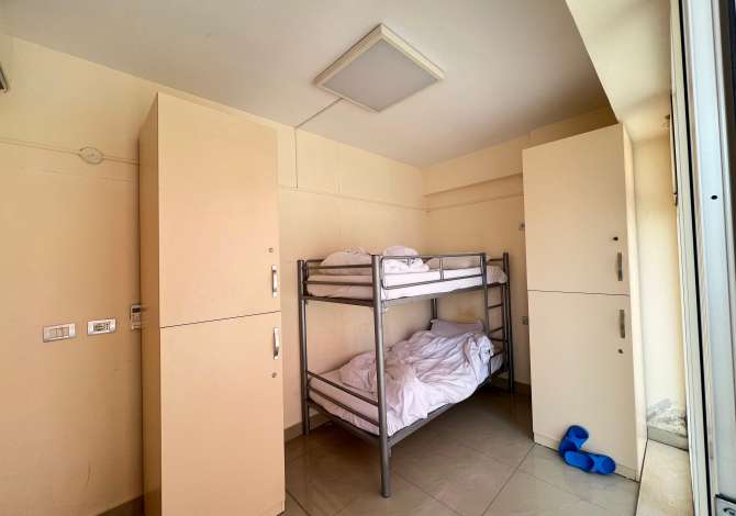 Shtepi ne shitje Apartament ne Tirane, Garsoniere, Mobilimi Pjeserisht e mobiluar, Pagesa 110,000  Euro.