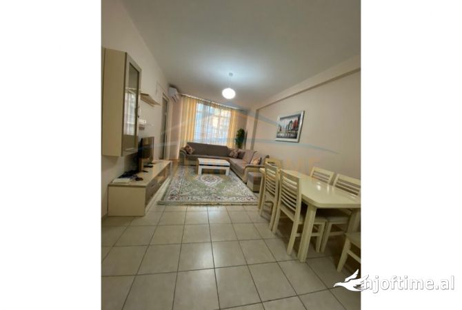 Shtepi me qera 2+1 ne Tirane - 400 Euro