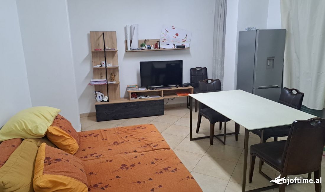Shtepi me qera Apartament ne Tirane, 2+1, Mobilimi E mobiluar, Pagesa 500  Euro.