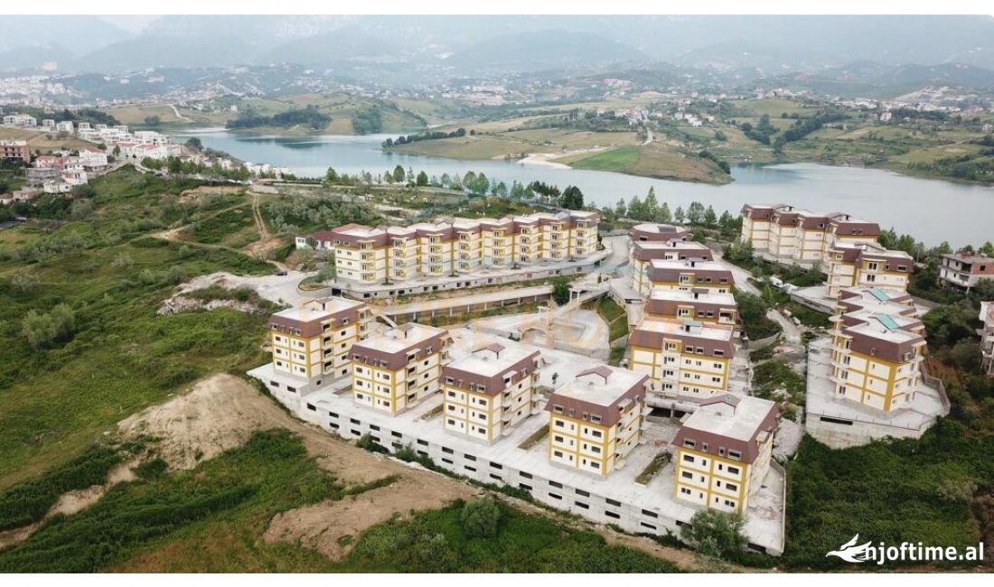 Shtepi ne shitje Apartament ne Tirane, 2+1, Mobilimi Bosh, pa mobiluar, Pagesa 175,000  Euro.