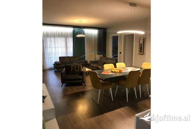 Shtepi me qera 2+1 ne Tirane - 750 Euro