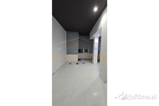 Ambient biznesi me qera 3+1 ne Tirane - 2,500 Euro