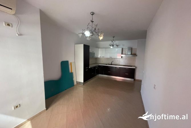 Shtepi ne shitje 2+1 ne Tirane - 157,000 Euro
