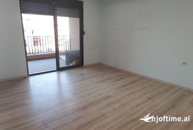 Shtepi ne shitje 1+1 ne Tirane - 98,000 Euro