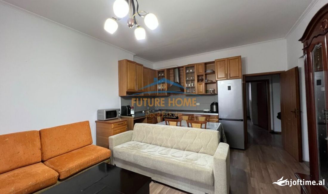 Shtepi ne shitje Apartament ne Tirane, 2+1, Mobilimi E mobiluar, Pagesa 73,000  Euro.