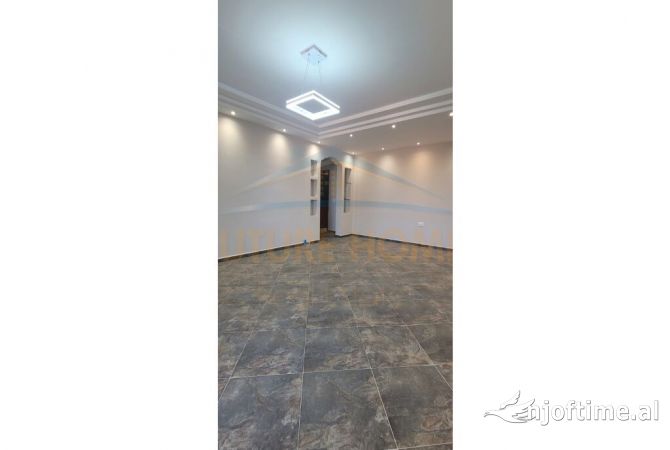 Shtepi ne shitje Apartament ne Tirane, 2+1, Mobilimi Bosh, pa mobiluar, Pagesa 150,000  Euro.