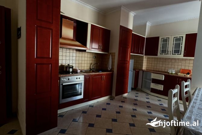 Shtepi me qera 3+1 ne Vlore - 40,000 Leke