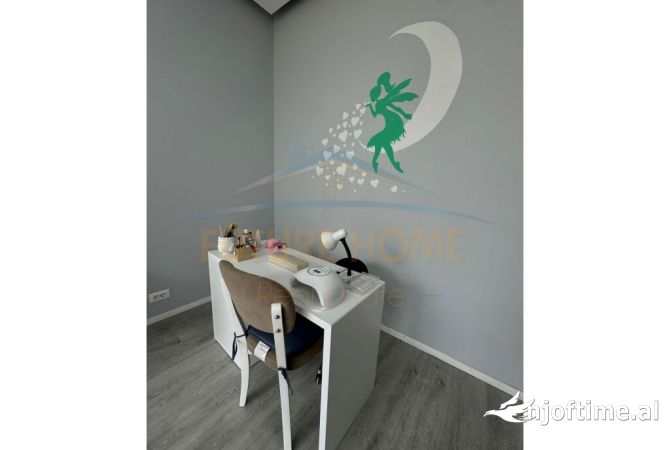 Ambient biznesi me qera 3+1 ne Tirane - 250 Euro