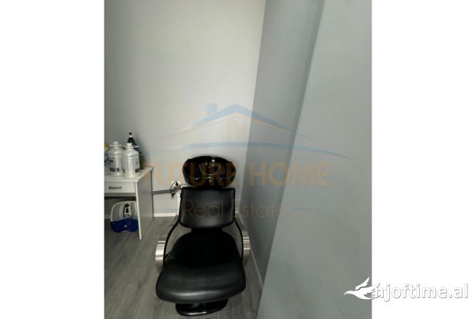 Ambient biznesi me qera 3+1 ne Tirane - 250 Euro