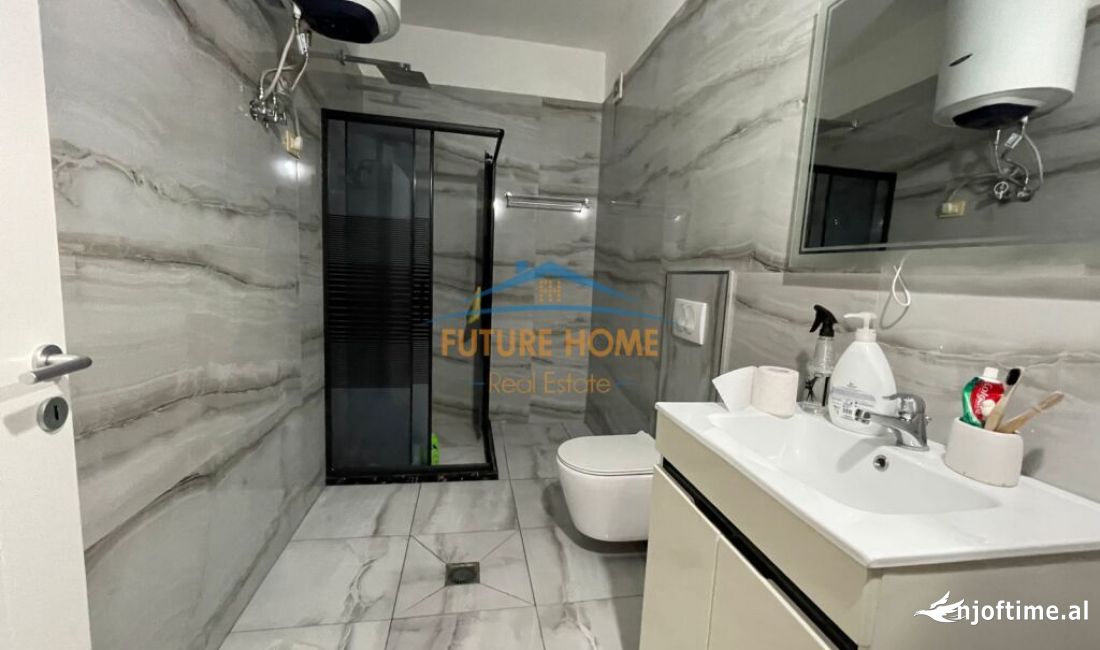 Shtepi ne shitje Apartament ne Tirane, 2+1, Mobilimi E mobiluar, Pagesa 137,000  Euro.