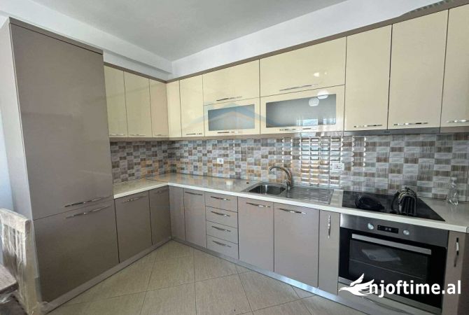 Shtepi me qera 2+1 ne Tirane - 500 Euro