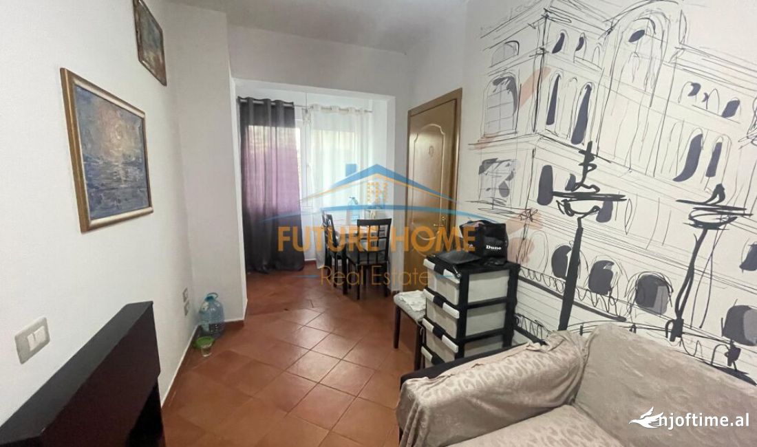 Shtepi ne shitje Apartament ne Tirane, 1+1, Mobilimi E mobiluar, Pagesa 105,000  Euro.