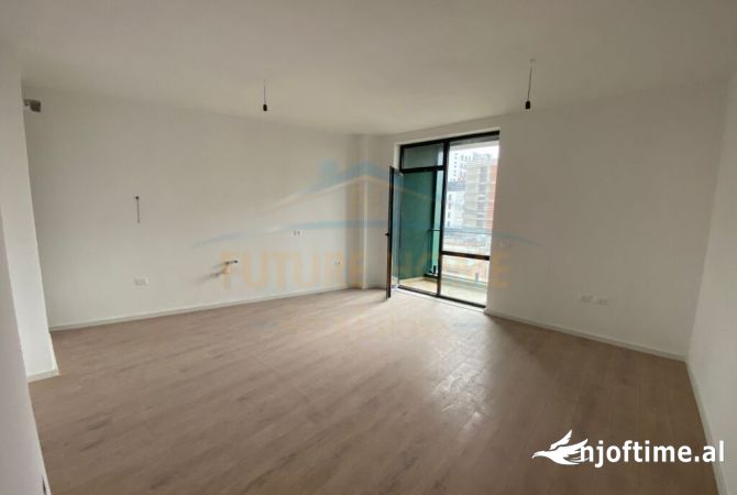 Shtepi ne shitje Apartament ne Tirane, 3+1, Mobilimi Bosh, pa mobiluar, Pagesa 222,880  Euro.