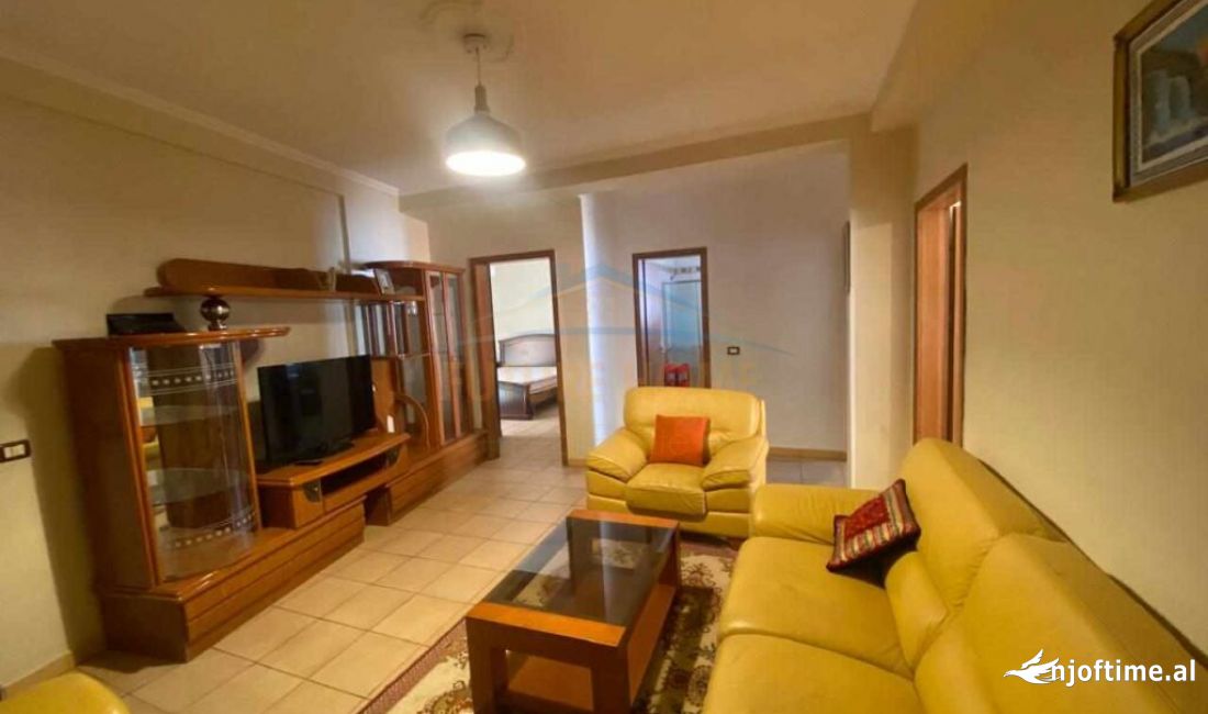 Shtepi me qera Apartament ne Tirane, 2+1, Mobilimi E mobiluar, Pagesa 600  Euro.