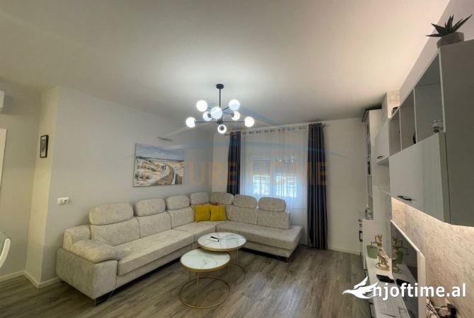 Shtepi me qera 2+1 ne Tirane - 1,000 Euro