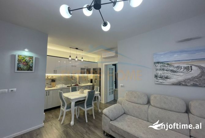 Shtepi me qera 2+1 ne Tirane - 1,000 Euro