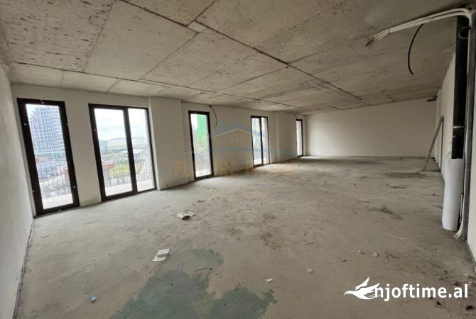 Ambient biznesi me qera 1+1 ne Tirane - 2,000 Leke