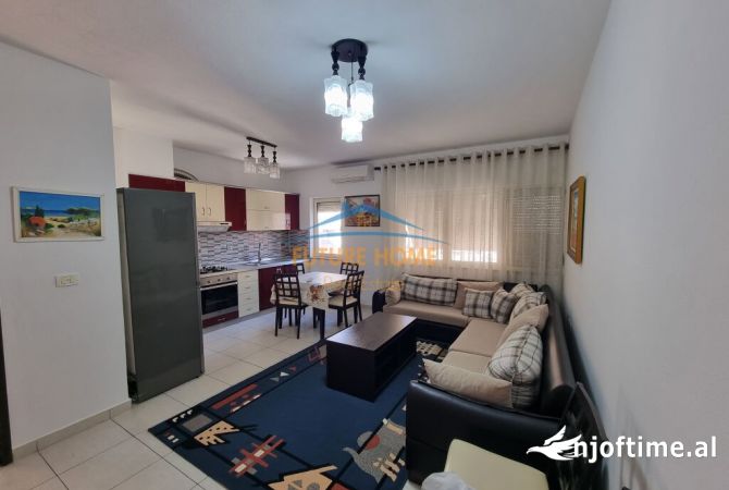 Shtepi me qera 2+1 ne Tirane - 520 Euro