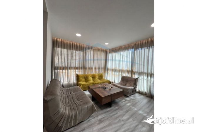 Shtepi me qera Apartament ne Tirane, 2+1, Mobilimi E mobiluar, Pagesa 2,300  Euro.