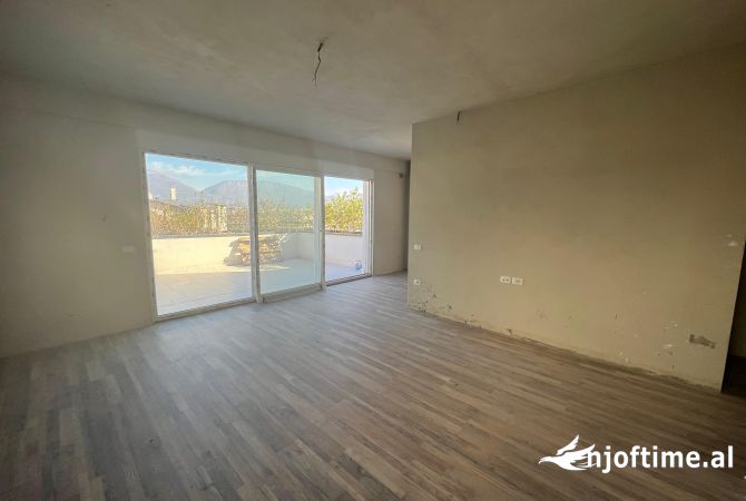 Shtepi ne shitje 3+1 ne Tirane - 320,000 Euro