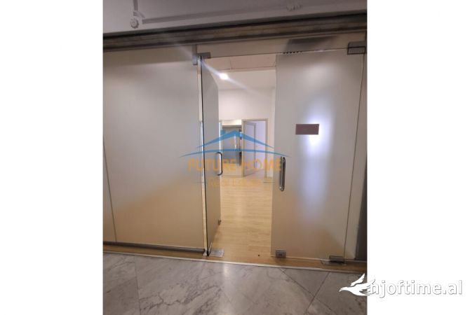 Ambient biznesi me qera 3+1 ne Tirane - 1,520 Euro