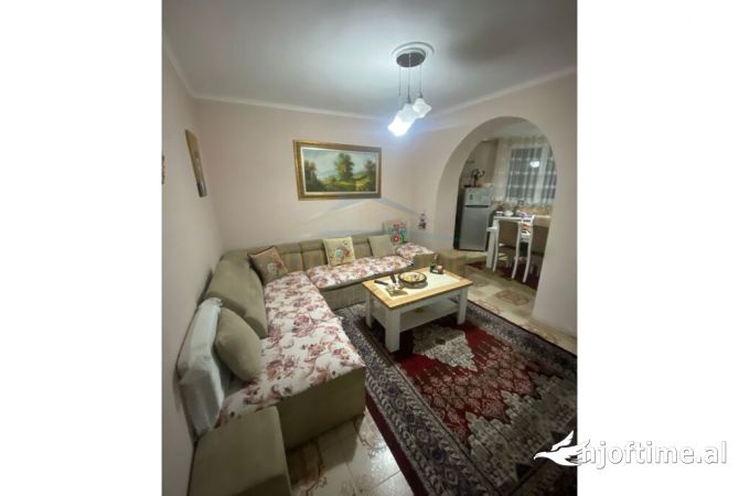 Shtepi ne shitje 3+1 ne Tirane - 175,000 Euro