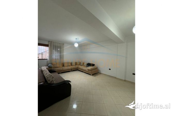 Shtepi me qera Apartament ne Tirane, 2+1, Mobilimi E mobiluar, Pagesa 300  Euro.