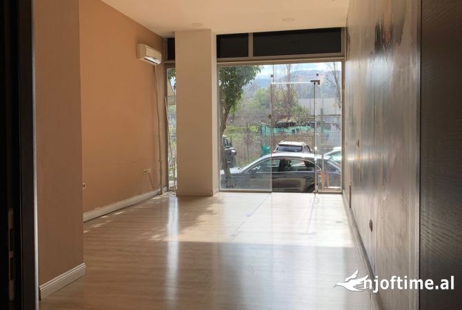 Ambient biznesi me qera 1+1 ne Tirane - 850 Euro