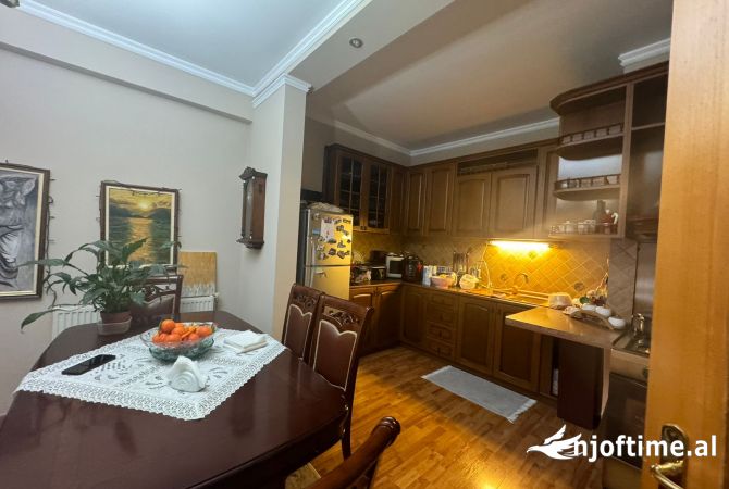 Shtepi ne shitje 2+1 ne Tirane - 250,000 Euro