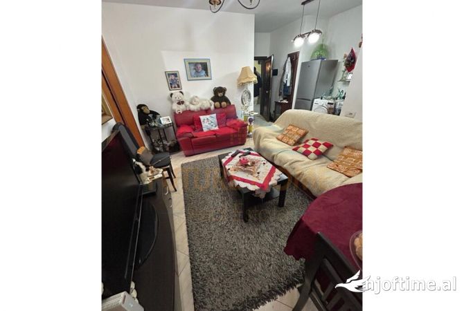 Shtepi me qera 1+1 ne Tirane - 300 Euro