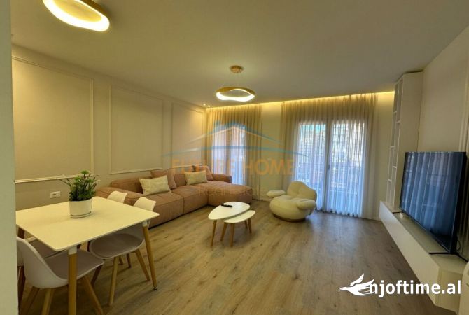 Shtepi me qera 2+1 ne Tirane - 1,350 Euro