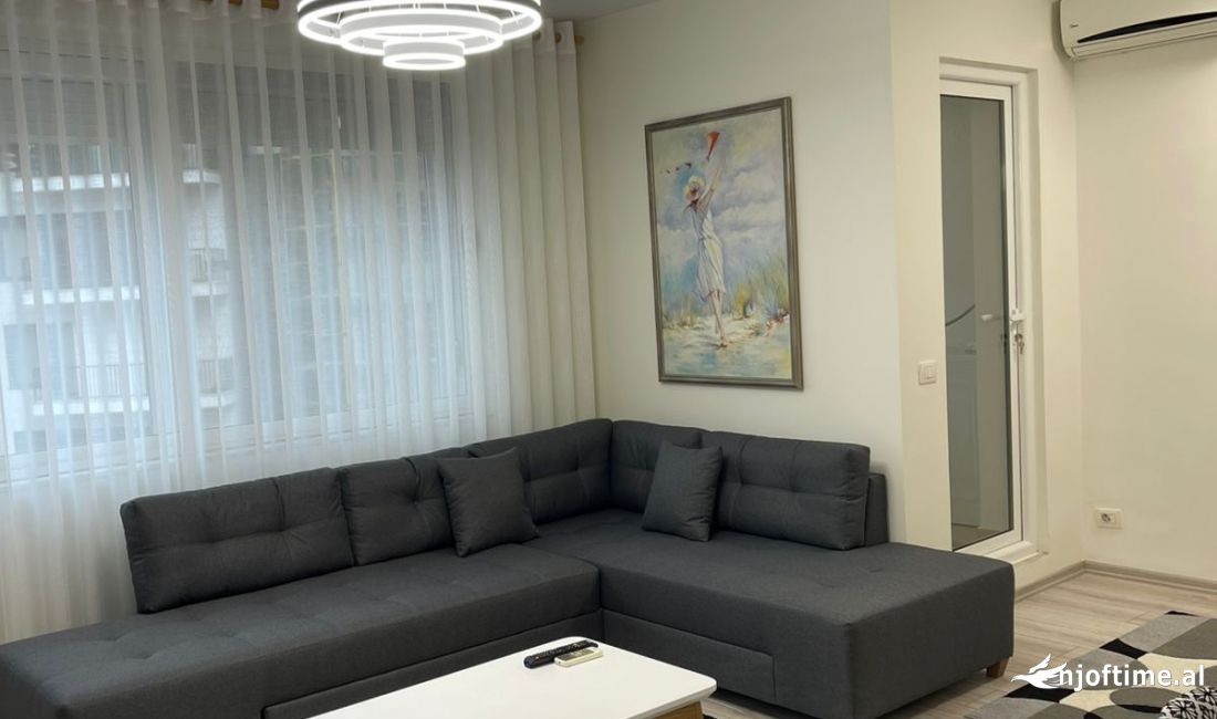 Shtepi me qera Apartament ne Tirane, 2+1, Mobilimi E mobiluar, Pagesa 1,000  Euro.