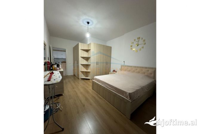 Shtepi ne shitje Apartament ne Tirane, 2+1, Mobilimi E mobiluar, Pagesa 155,000  Euro.