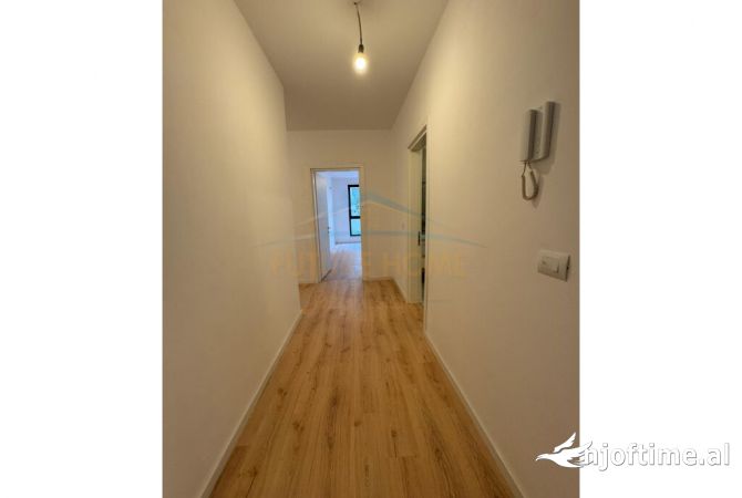Shtepi ne shitje Apartament ne Tirane, 2+1, Mobilimi Bosh, pa mobiluar, Pagesa 287,000  Euro.