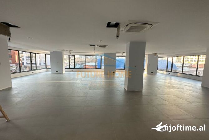 Ambient biznesi me qera 3+1 ne Tirane - 5,500 Euro